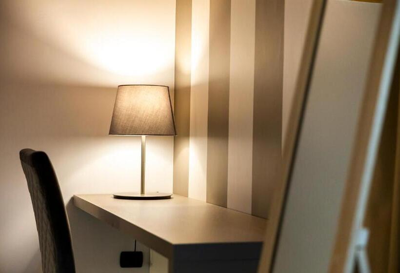 اتاق استاندارد سه نفره, Casa Ananda
