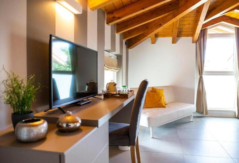 اتاق استاندارد چهار تخته, Casa Ananda