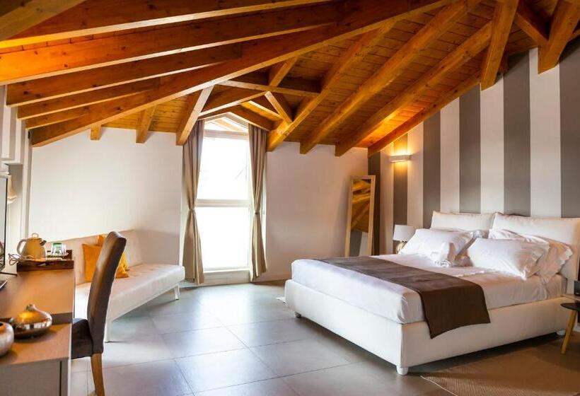 اتاق استاندارد چهار تخته, Casa Ananda