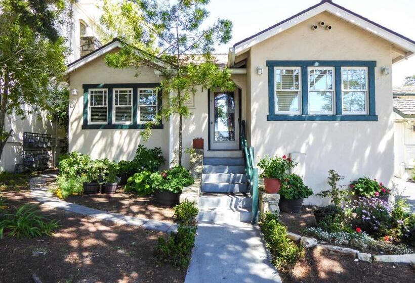 １ベッドルームハウス, Briarwood Inn