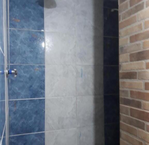 استودیوی سوپریور, Sapucali Privative Hostel