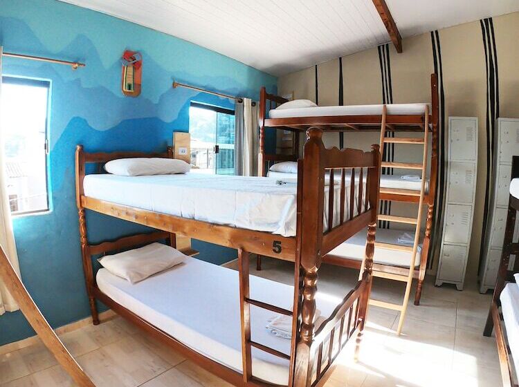 Кровать в Общей Комнате, Chamos Hostel Cultural