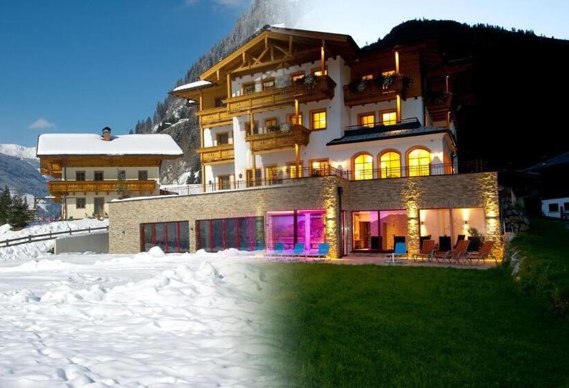 اتاق خانوادگی, Familienhotel Oberkarteis