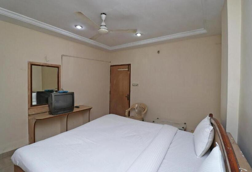 اتاق کلاسیک سه تخته, Flagship Hotel Capital