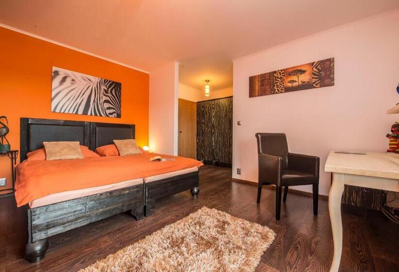 Трехместный Номер Стандарт с Балконом, G88 Residence