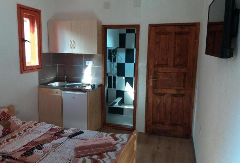 استودیوی استاندارد, Guest House Vukicevic