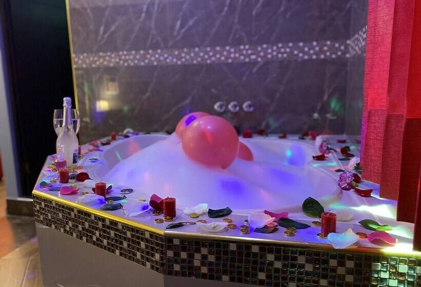 استودیوی لوکس, Puno Victoria Suites