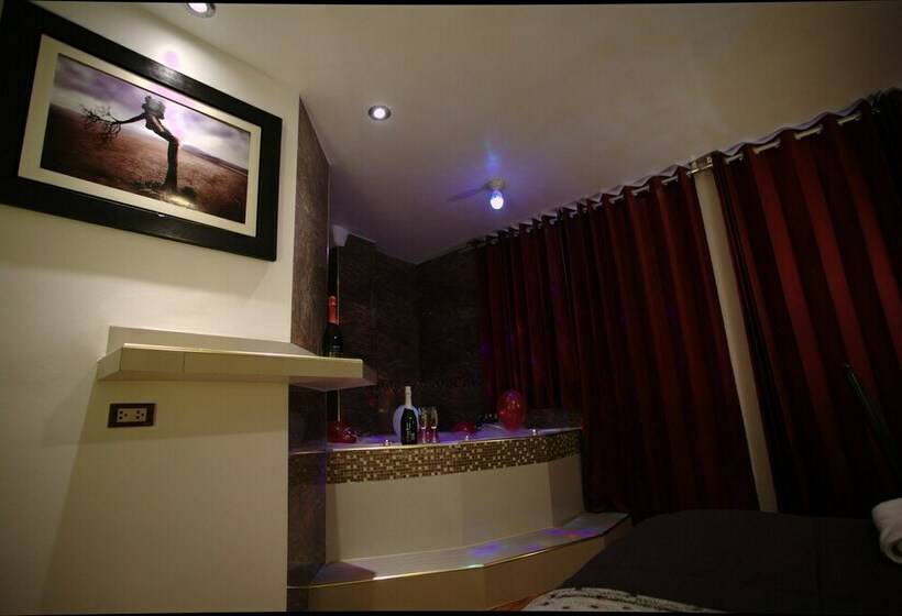 استودیوی لوکس, Puno Victoria Suites