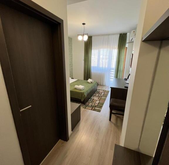 Номер Стандарт с Балконом, Motel Infinit