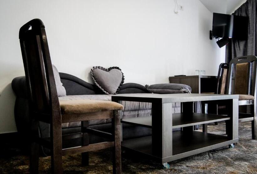 Номер Стандарт Трехместный, Motel Infinit
