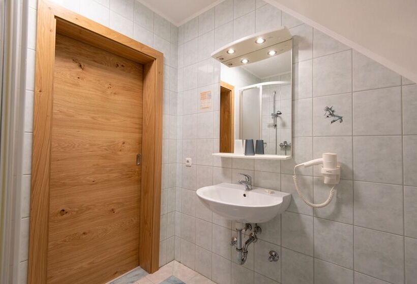 Номер Стандарт с Балконом, Genussgasthof Willenshofer