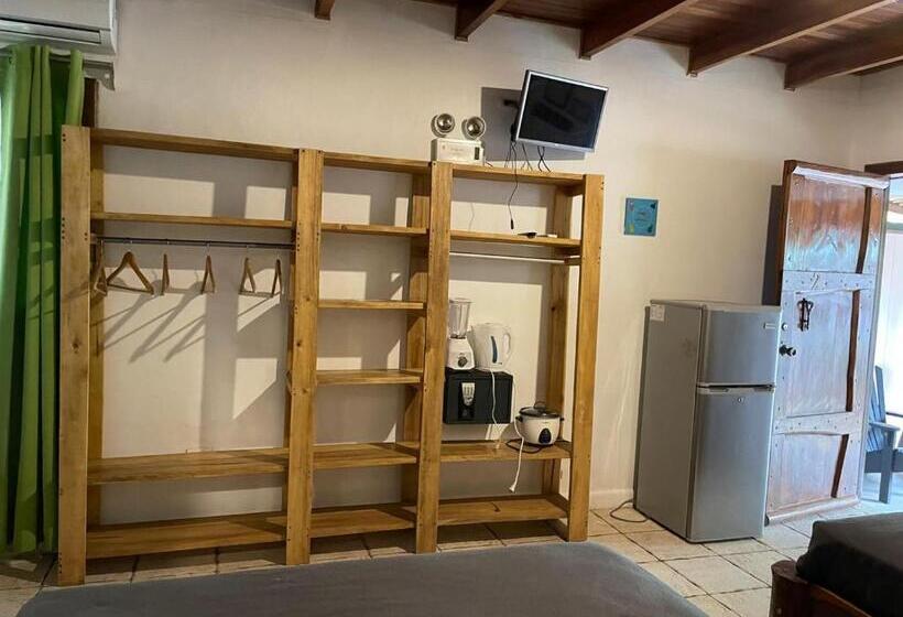 اتاق استاندارد چهارنفره با چشم‌انداز باغ, Beach Cabinas