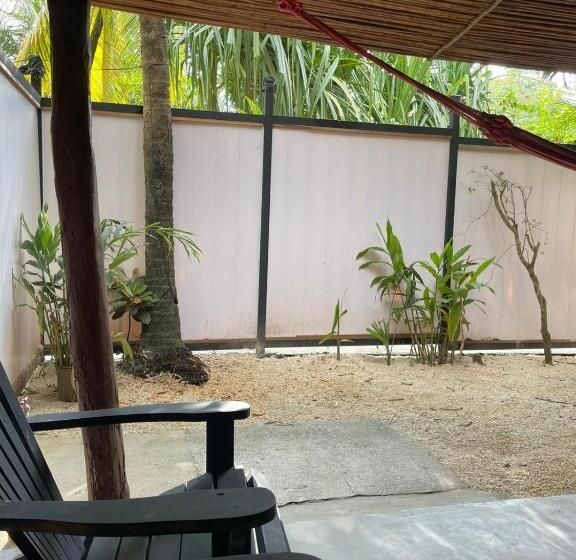 اتاق استاندارد چهارنفره با چشم‌انداز باغ, Beach Cabinas