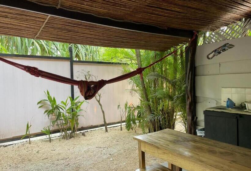 اتاق استاندارد چهارنفره با چشم‌انداز باغ, Beach Cabinas