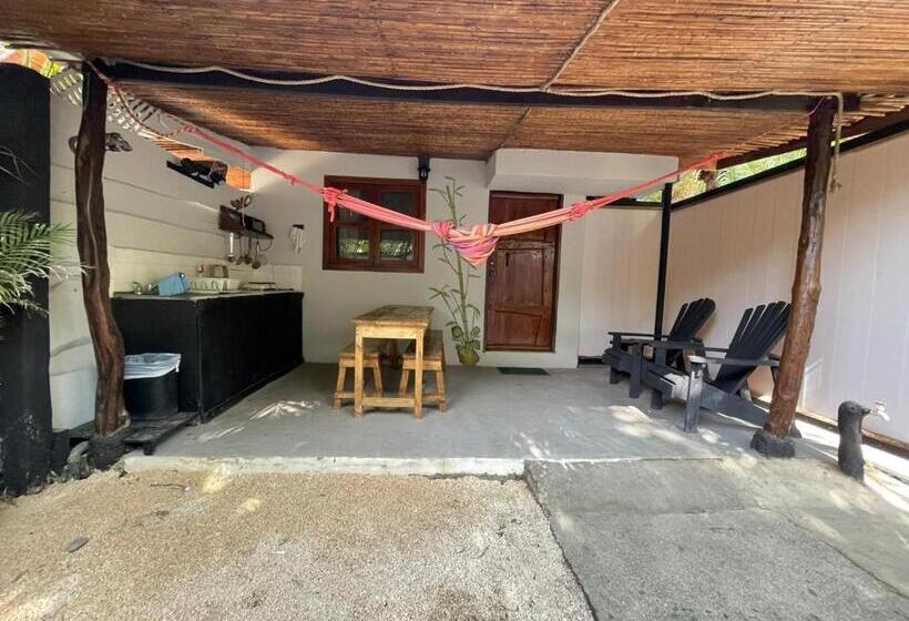 اتاق استاندارد چهارنفره با چشم‌انداز باغ, Beach Cabinas