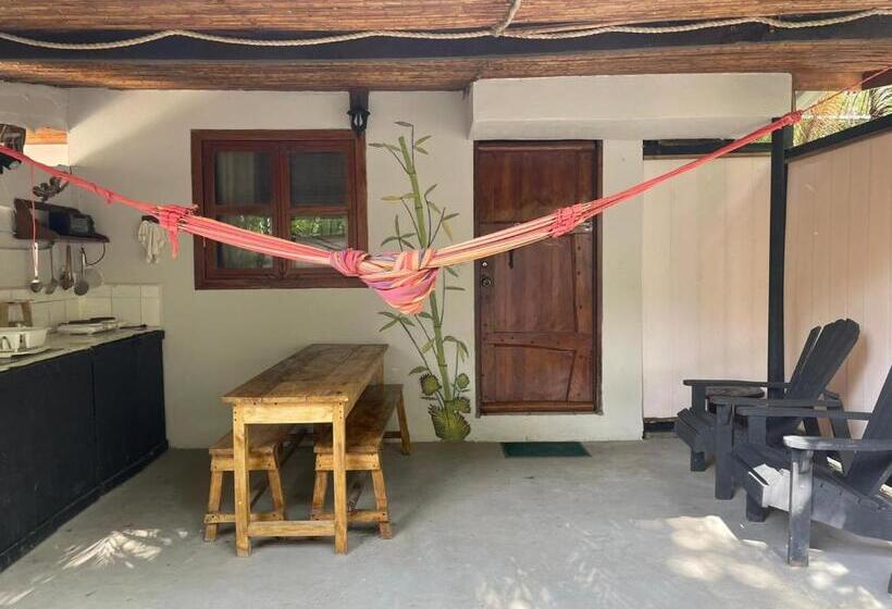 اتاق استاندارد چهارنفره با چشم‌انداز باغ, Beach Cabinas