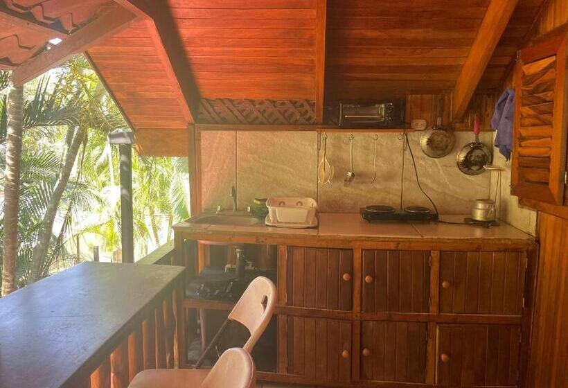 اتاق استاندارد سه تخته با چشم‌انداز باغ, Beach Cabinas