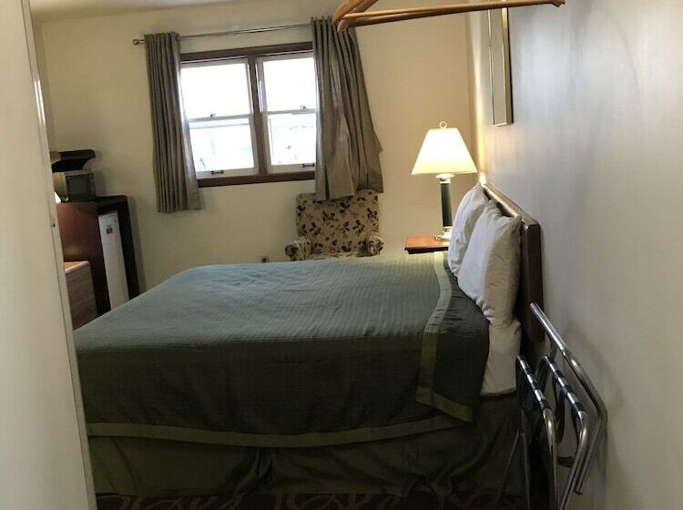 Номер Стандарт, Colonial Inn Dyersville