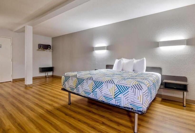 스탠다드 룸 킹사이즈 침대, Days Inn Little Rock South