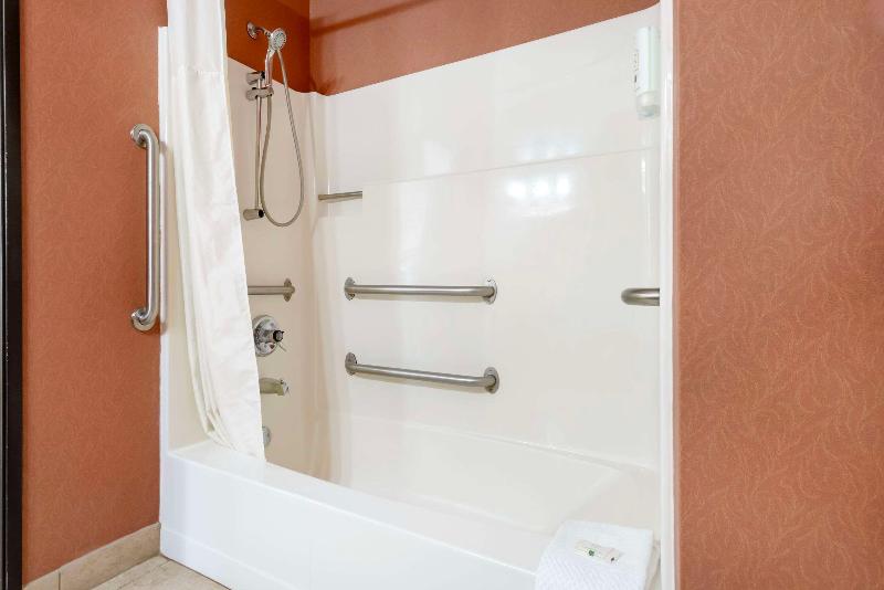 Номер Стандарт Адаптированный для Инвалидов, Quality Inn Bemidji