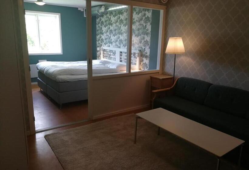 Семейный Номер Совместный Санузел, Sjugare Gård Bed & Breakfast