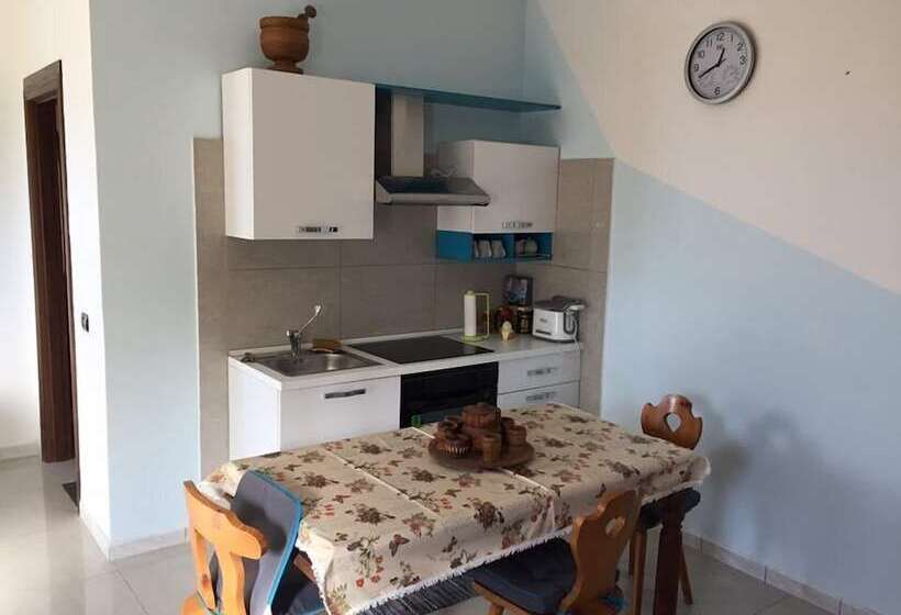 اتاق لوکس سه تخته, B&b Vìlla Ragno