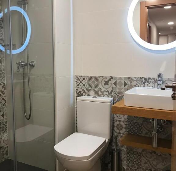 חדר אקונומי יחיד, Hostal La Romànica