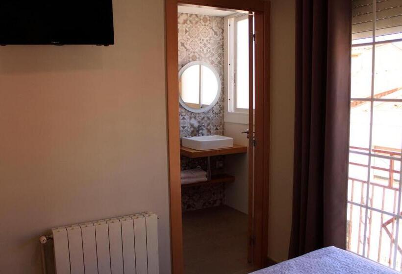 חדר סטנדרט, Hostal La Romànica