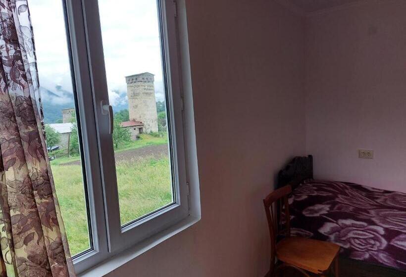 Economy Triple Room, Bombora