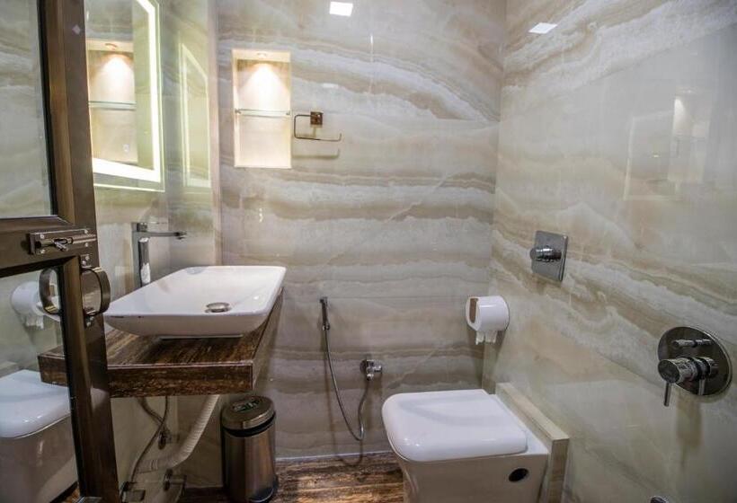 اتاق استاندارد, Onn Shelter Inn