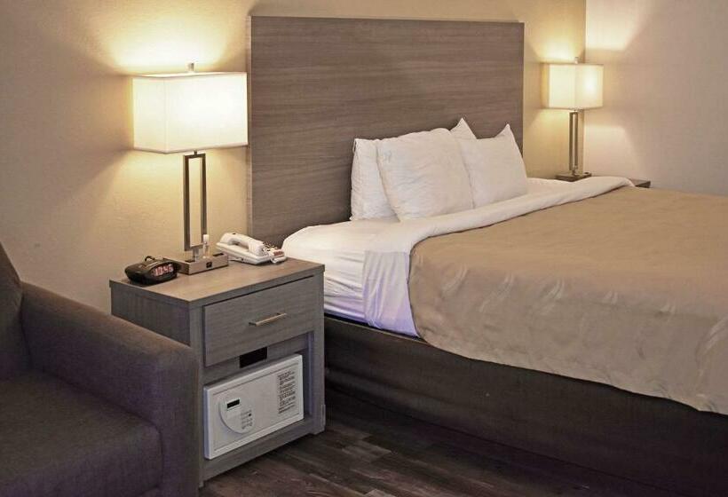 스위트 킹사이즈 침대, Quality Inn & Suites Kearneysville  Martinsburg