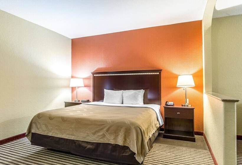 سوییت, Quality Suites North