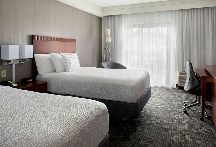 Люкс Superior, Sonesta Select Boston Milford