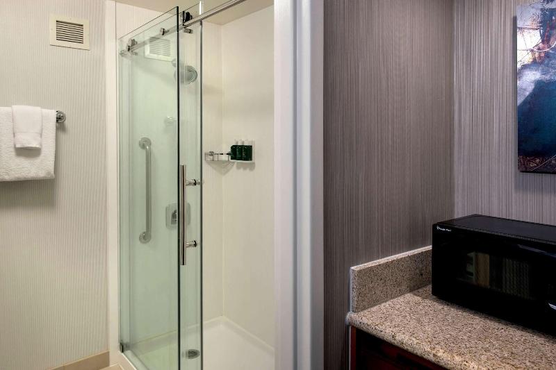 Люкс Superior, Sonesta Select Boston Milford