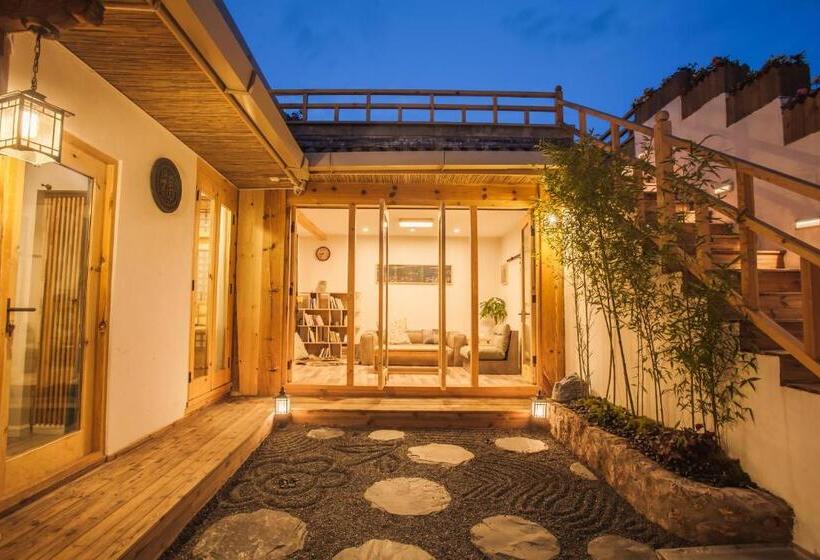 ویلای 3 خوابه, Eden Court