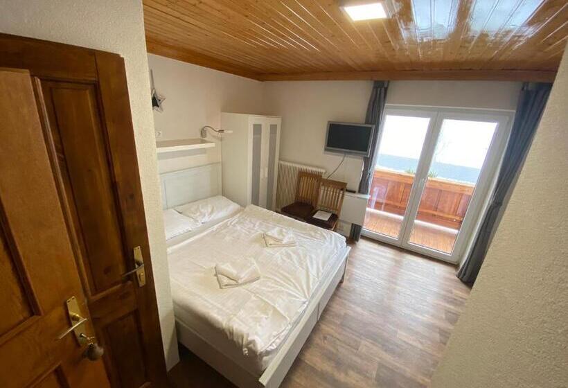 스탠다드 트리플 룸, Pension Tyrol
