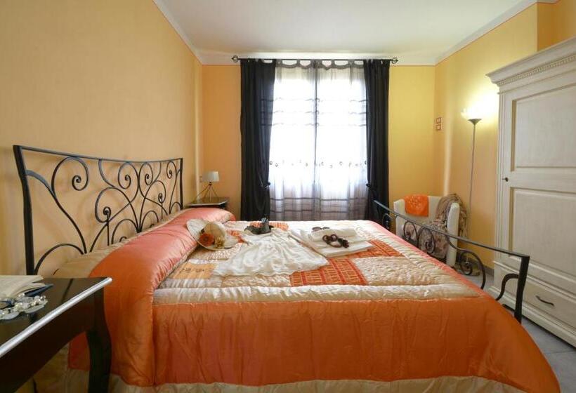 Quarto Estandar, Casa Cardinali