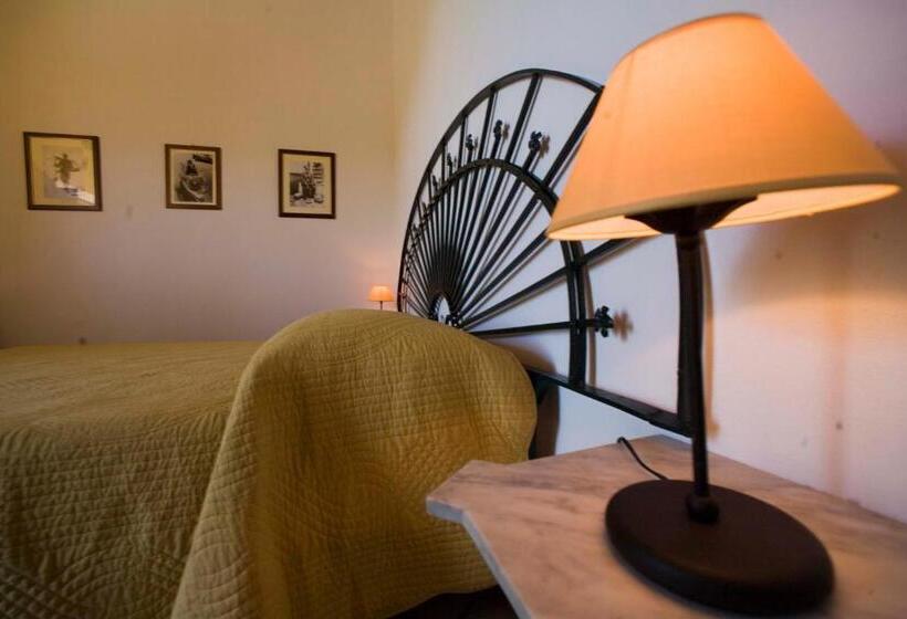 Quarto Triplo Estandar, Fondo Cipollate