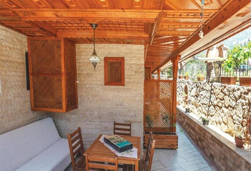 Quarto Estandar, Gumus Konak