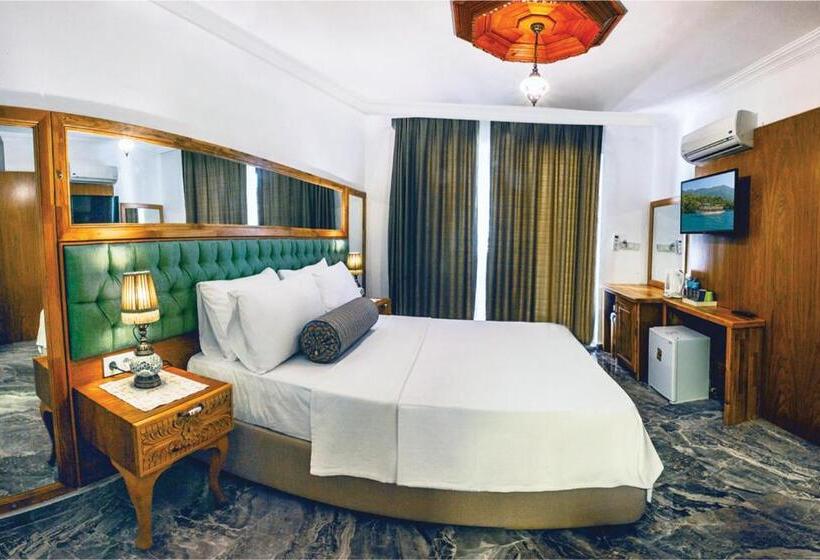 Quarto Estandar, Gumus Konak