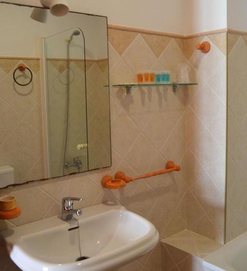 标准三人间, Hostal Doña Antonia