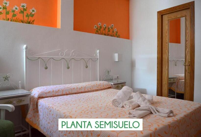 经济房, Hostal Doña Antonia