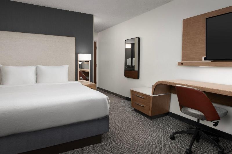 اتاق استاندارد با تخت بزرگ, Courtyard By Marriott Dothan