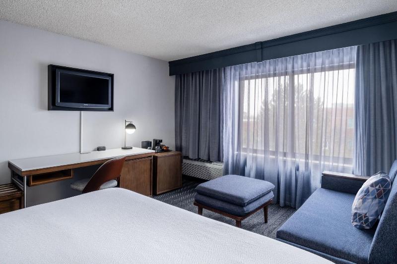 스탠다드 룸 킹사이즈 침대, Courtyard Salt Lake City Airport