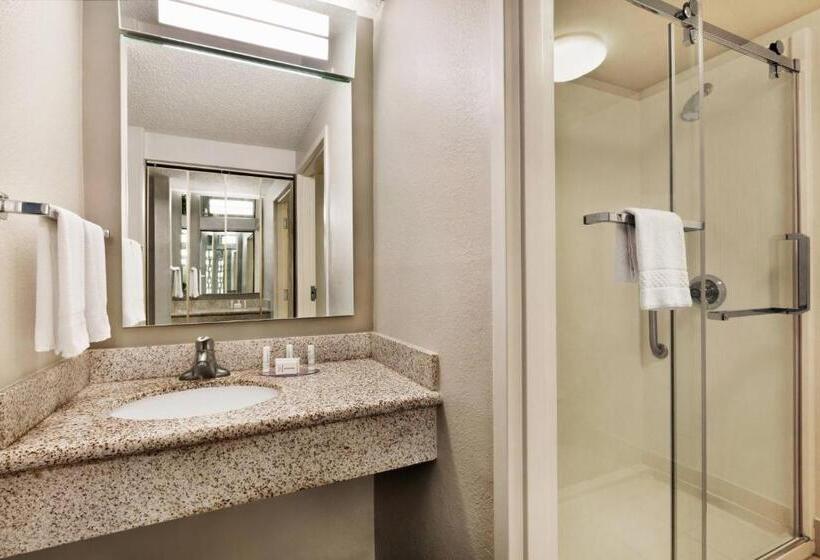 Номер Стандарт, Courtyard By Marriott Tulsa Central