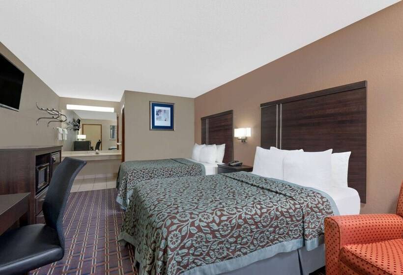 Номер Стандарт 2 Двуспальные Кровати, Days Inn By Wyndham Maumee/toledo