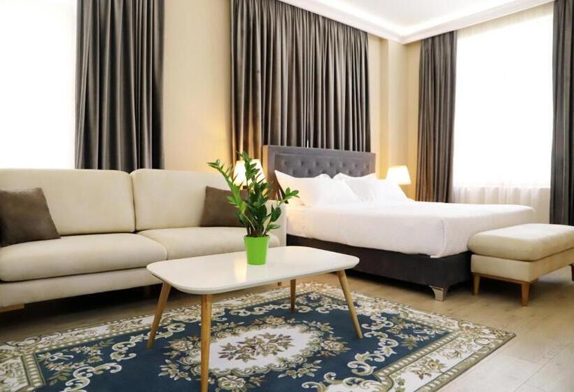 سوییت جونیور, Colombo