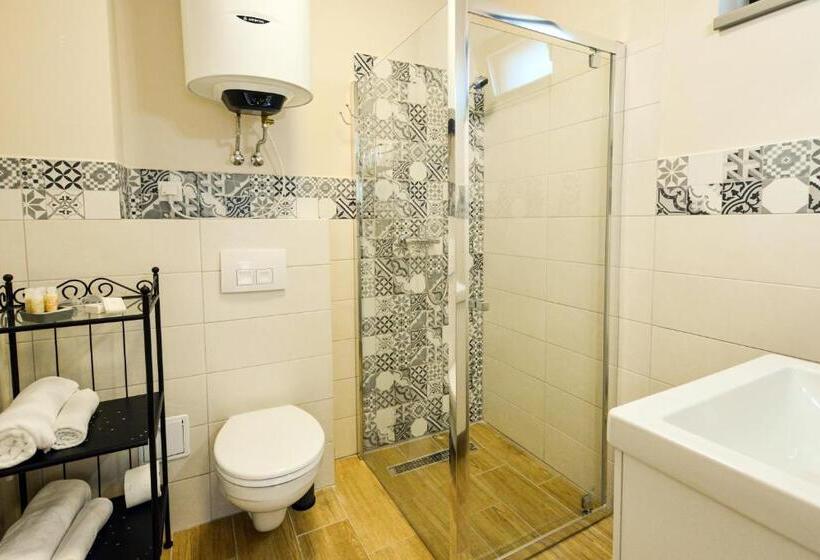 استودیوی لوکس, Mandarin Premium Apartments