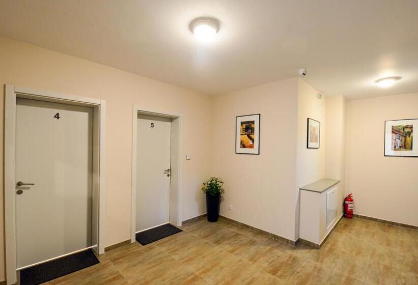 سوییت خانوادگی, Mandarin Premium Apartments