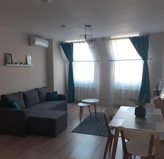 سوییت خانوادگی, Mandarin Premium Apartments